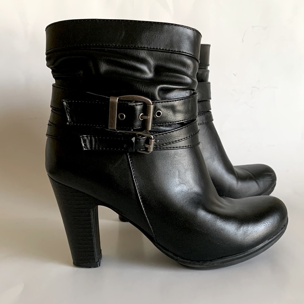 PINK & PEPPER BOOTIES BLACK BUCKLE HEELS Size 7